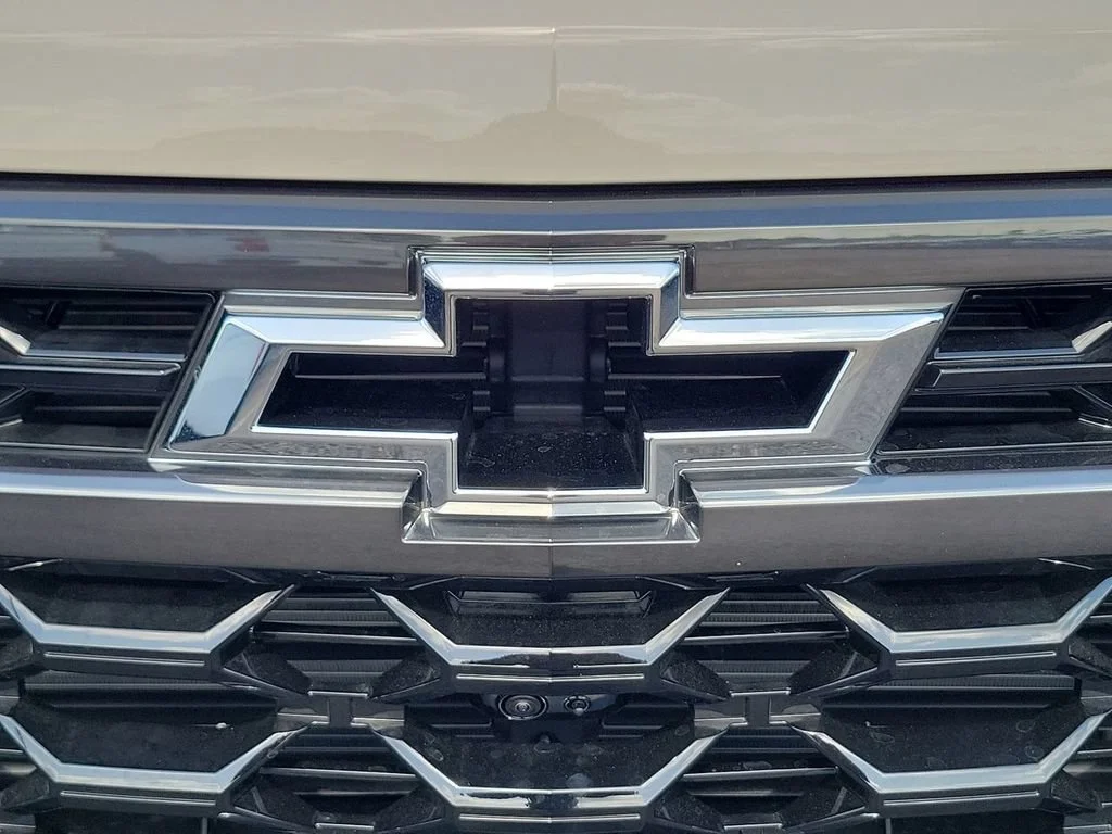 New 2026 White Sands Chevrolet ZR2 image 23