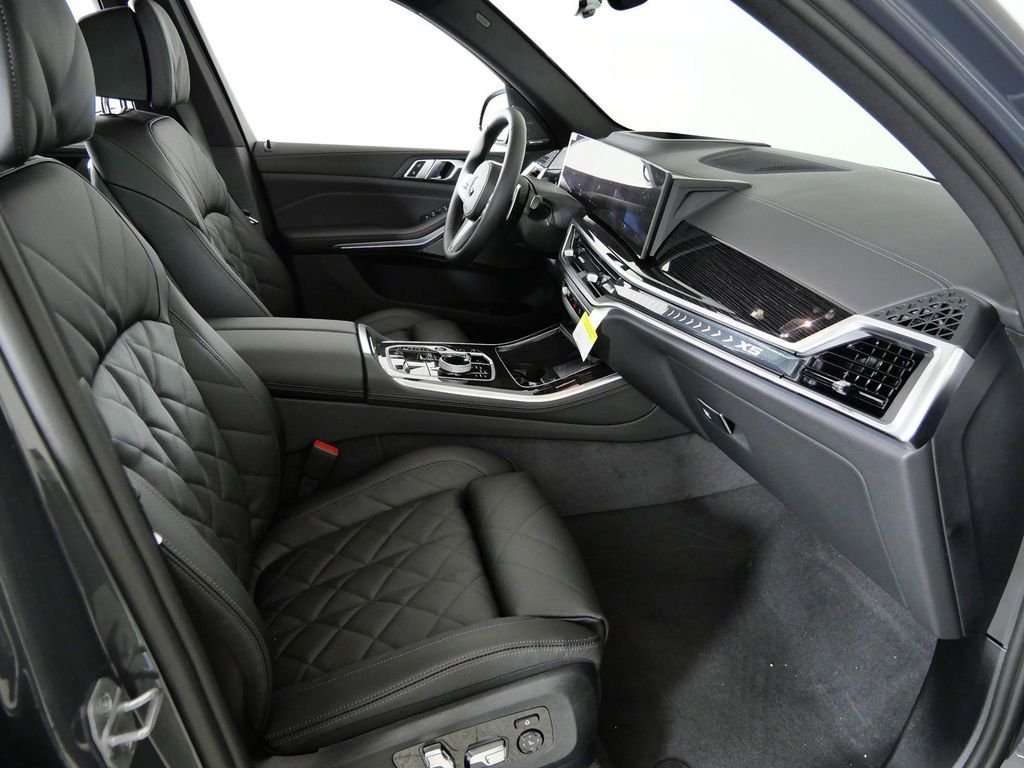 Used 2026 Dravit Grey Metallic BMW xDrive40i image 23