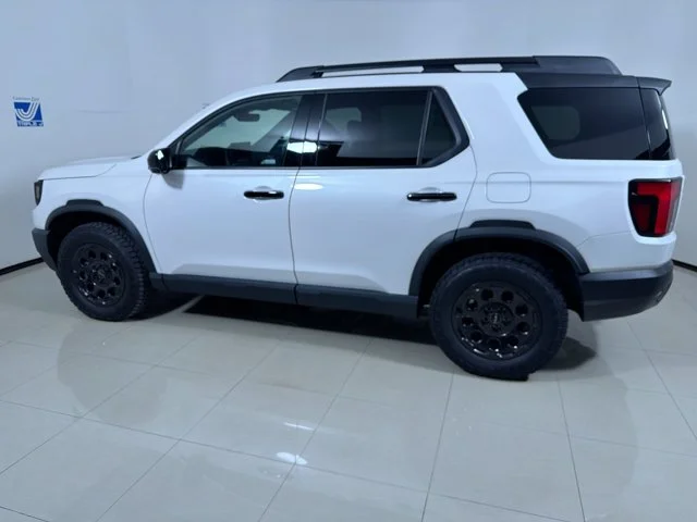 New 2026 PLATINUM WHITE Honda TrailSport Elite Blackout image 3