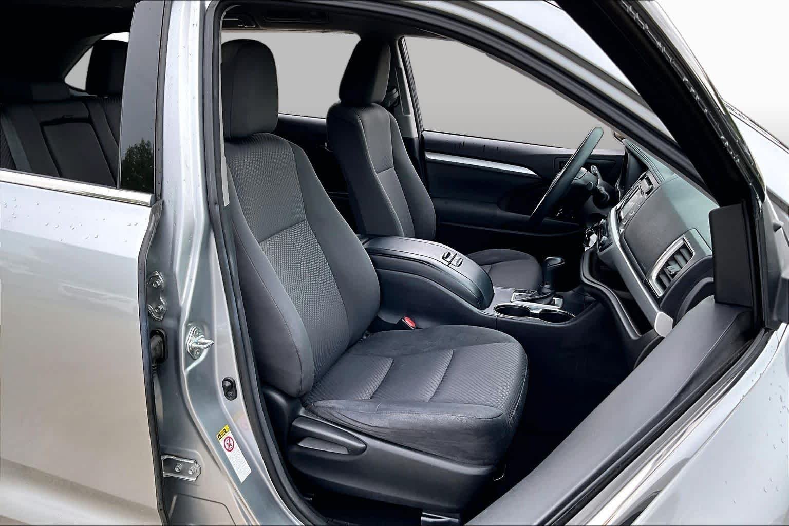 Used 2016 Silver Sky Metallic Toyota LE image 8