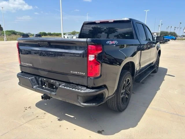 Used 2023 Gray Chevrolet Custom image 6