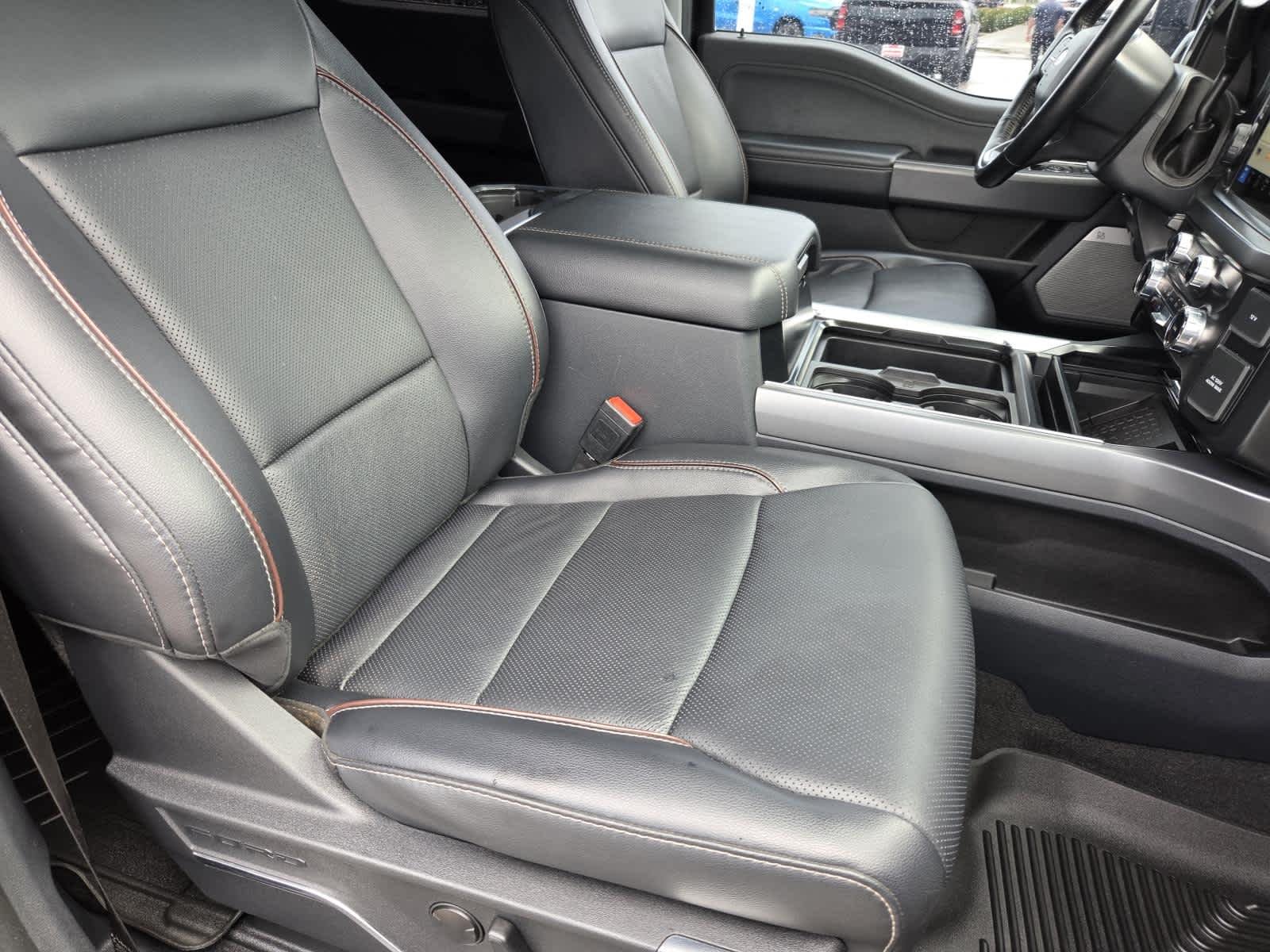 Used 2023 Agate Black Metallic Ford LARIAT image 10