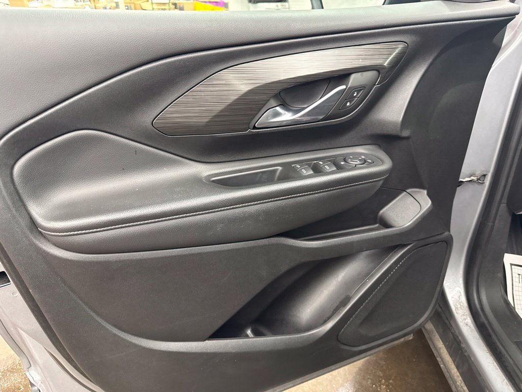 Used 2023 Silver GMC SLE image 19