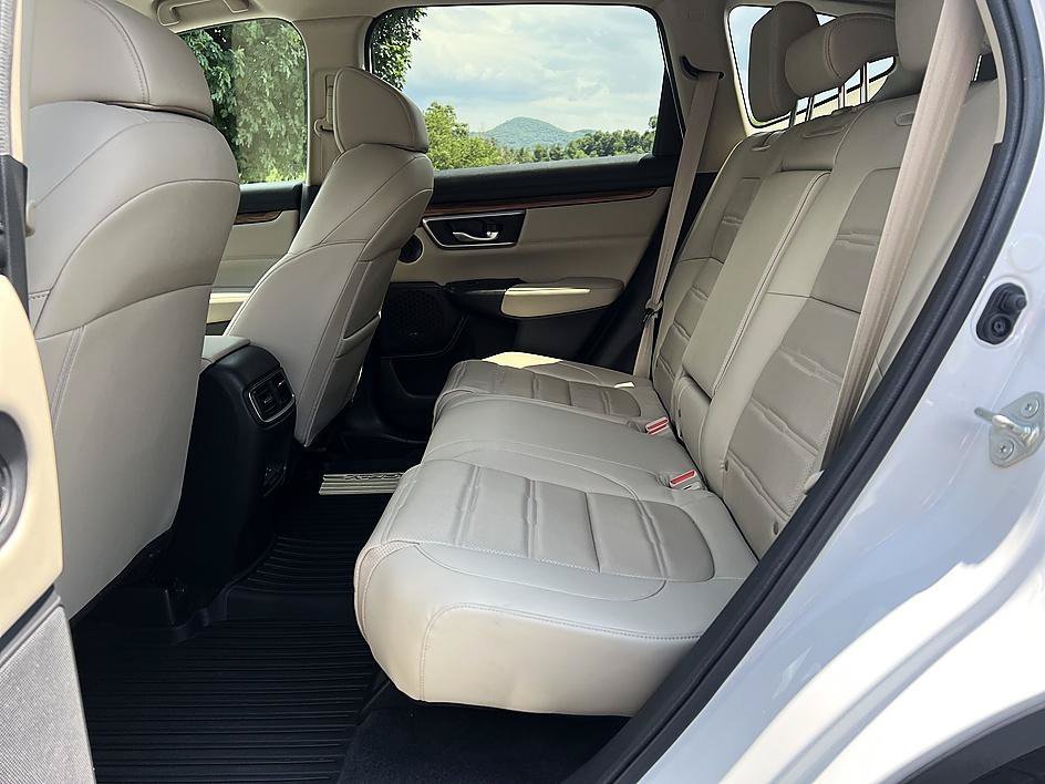 Used 2020 Platinum White Pearl Honda Touring image 12