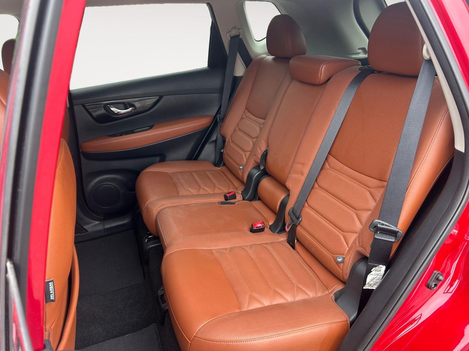 Used 2017 Palatial Ruby Nissan SL image 13