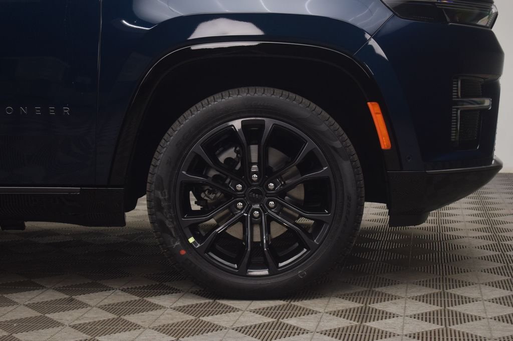 New 2026 Fathom Blue Pearl-Coat Exterior Paint (Late Availability) Jeep Summit Obsidian image 6