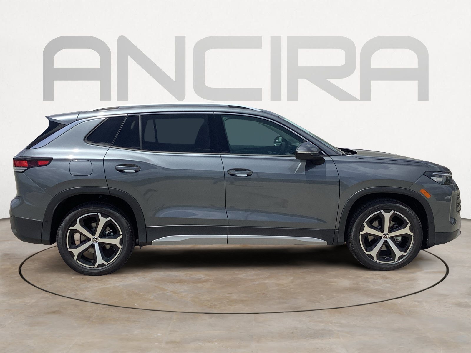 New 2026 PLATINUM GRAY Volkswagen SE image 9