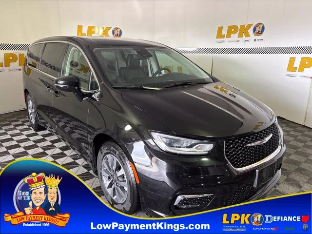 2024 Chrysler Pacifica PHEV