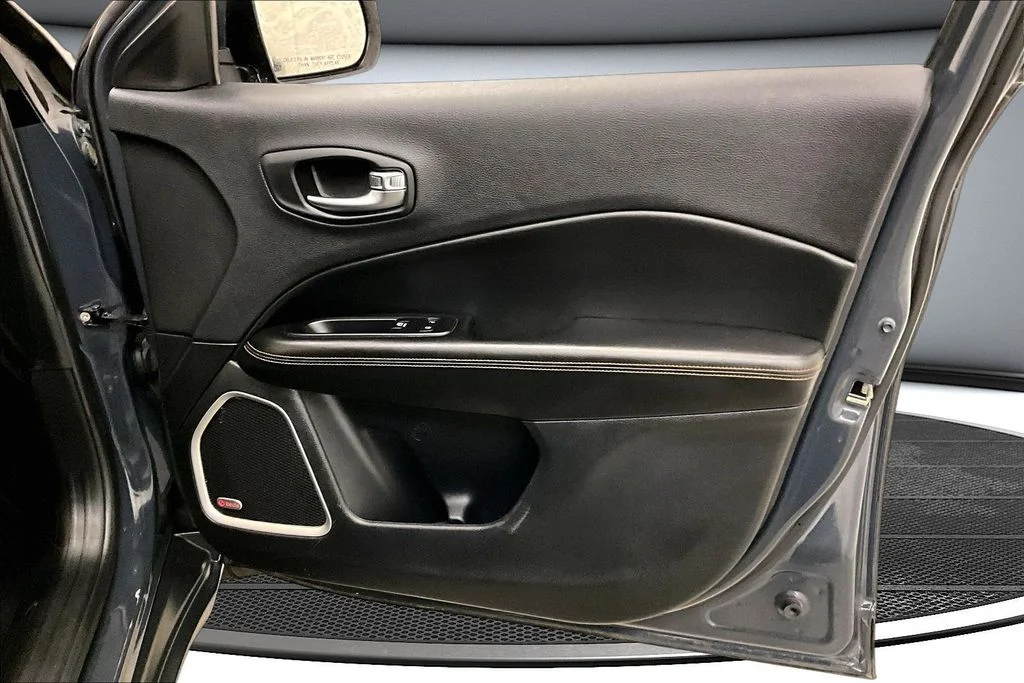 Used 2018 Black Jeep Limited image 28