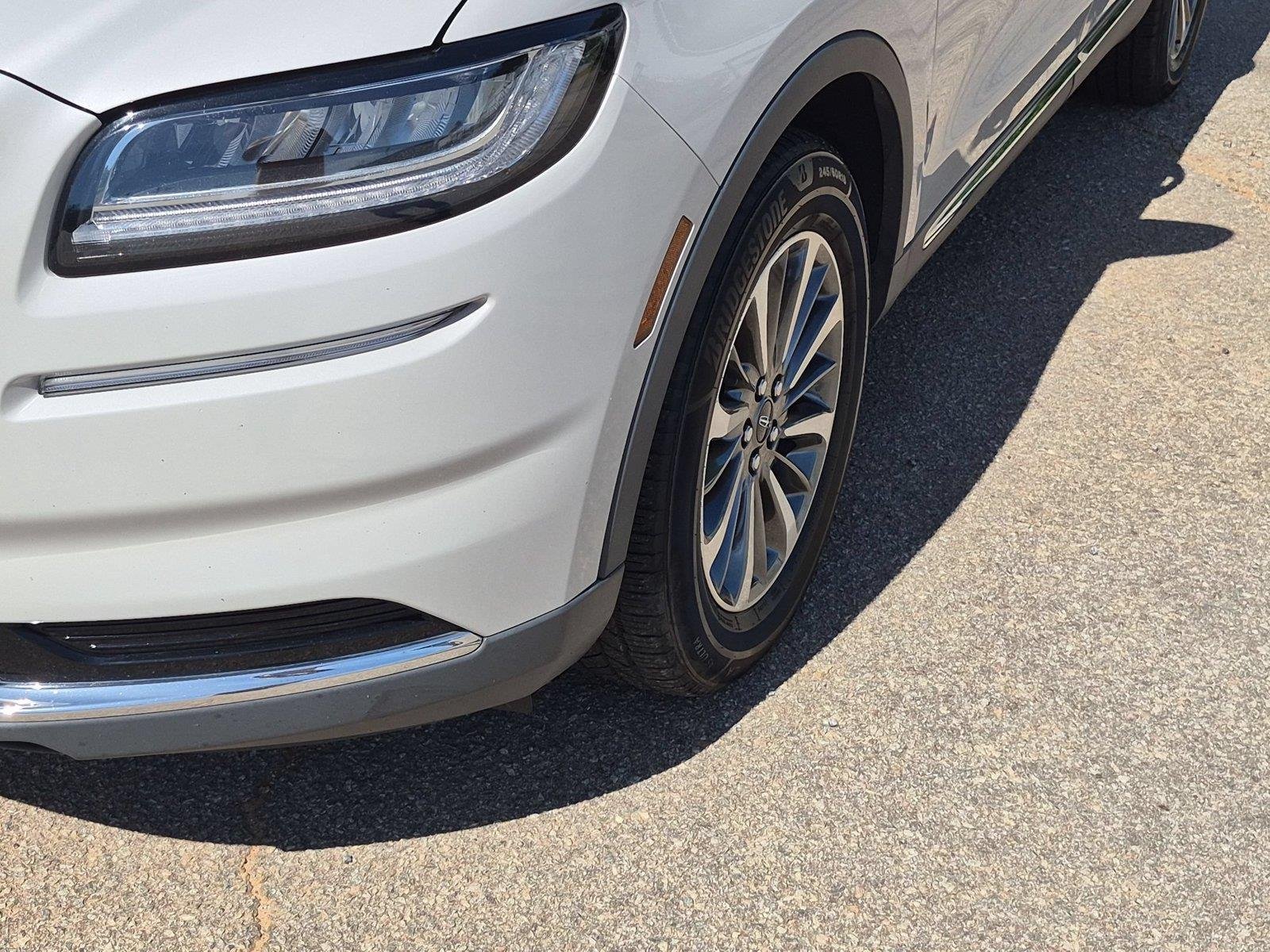 Used 2022 Ceramic Pearl Metallic Tinted Clearcoat Lincoln Reserve image 9