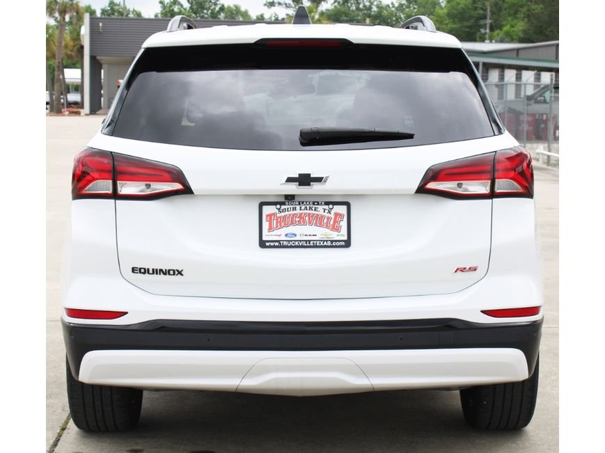 Used 2024 Summit White Chevrolet RS image 17