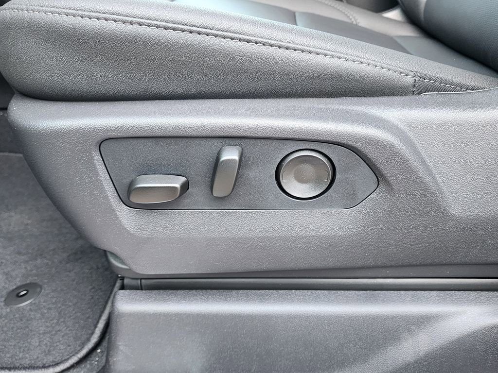 2026 GMC Sierra 1500 SLT - Photo 18