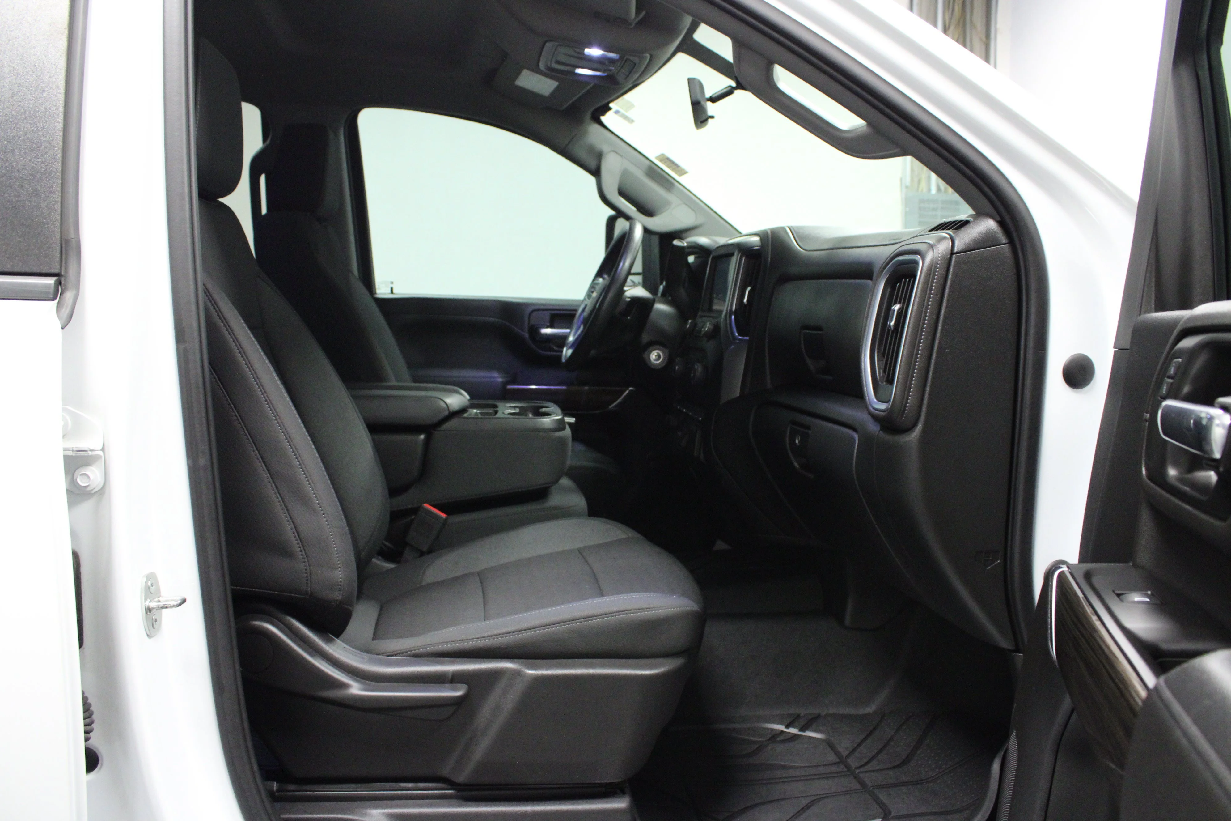 Used 2022 Summit White Chevrolet LT image 16