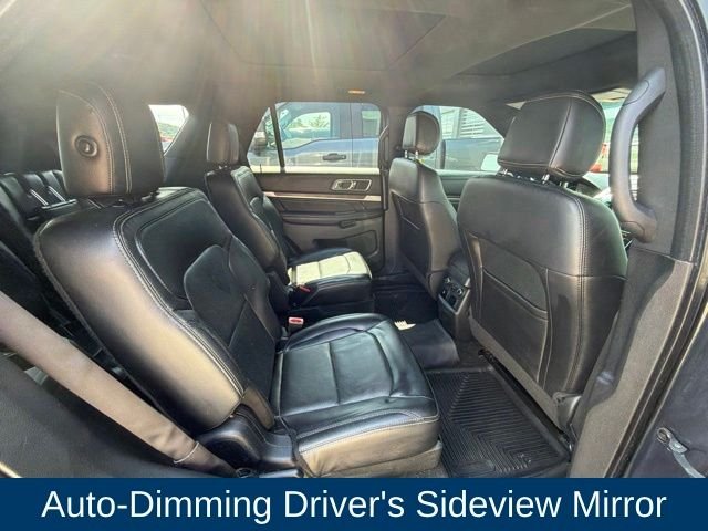 Used 2017  Ford Limited image 25