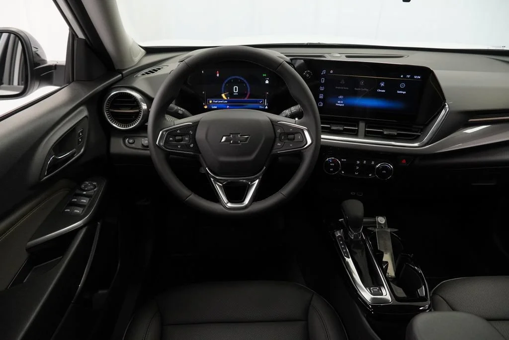New 2026 Summit White Chevrolet ACTIV image 12