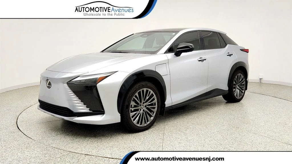 2023 Lexus RZ 450e 450e Luxury AWD's photo