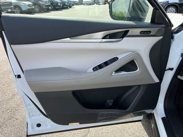 New 2027 White INFINITI Luxe AWD image 10