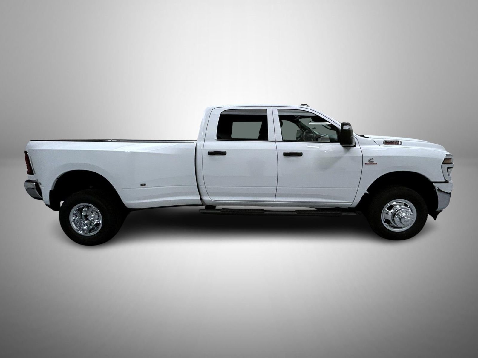 New 2026 Bright White Clear-Coat Exterior Paint RAM Tradesman image 4