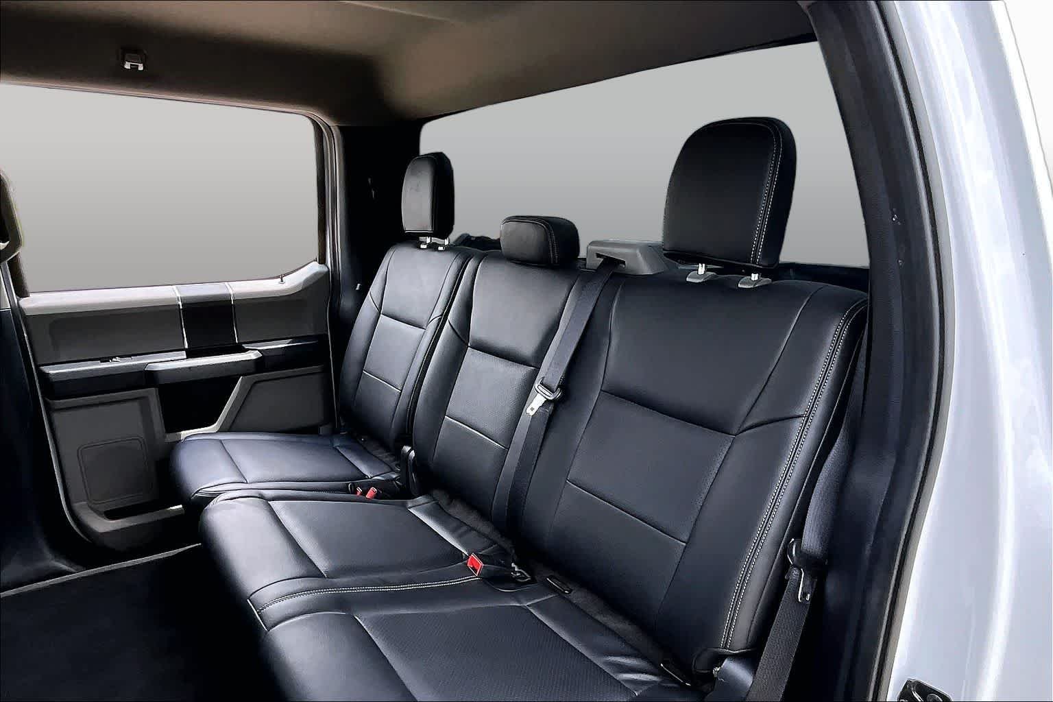 Used 2022 Oxford White Ford XLT image 19