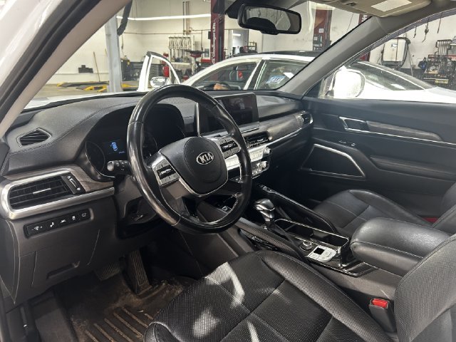 Used 2025 Ebony Black Kia S image 3