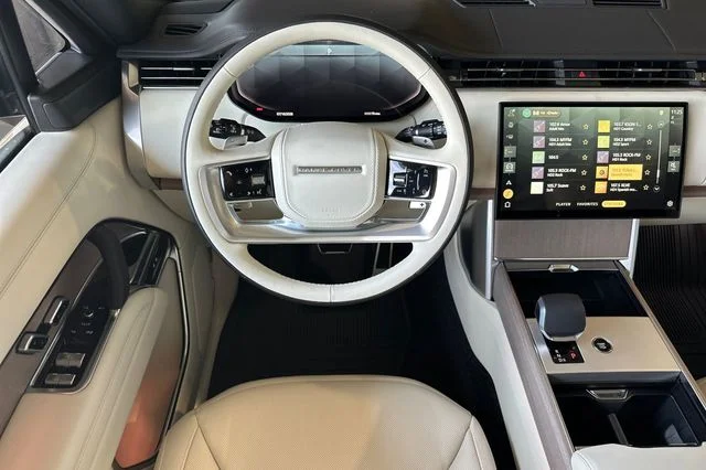 New 2026 Amethyst Grey Purple in Gloss finish Land Rover SE image 13