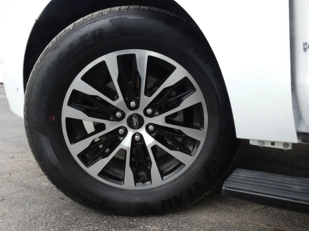 Used 2025 White Ford Platinum image 54