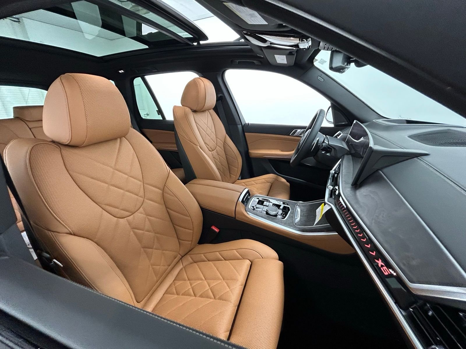 New 2026 Carbon Black Metallic BMW xDrive50e image 74