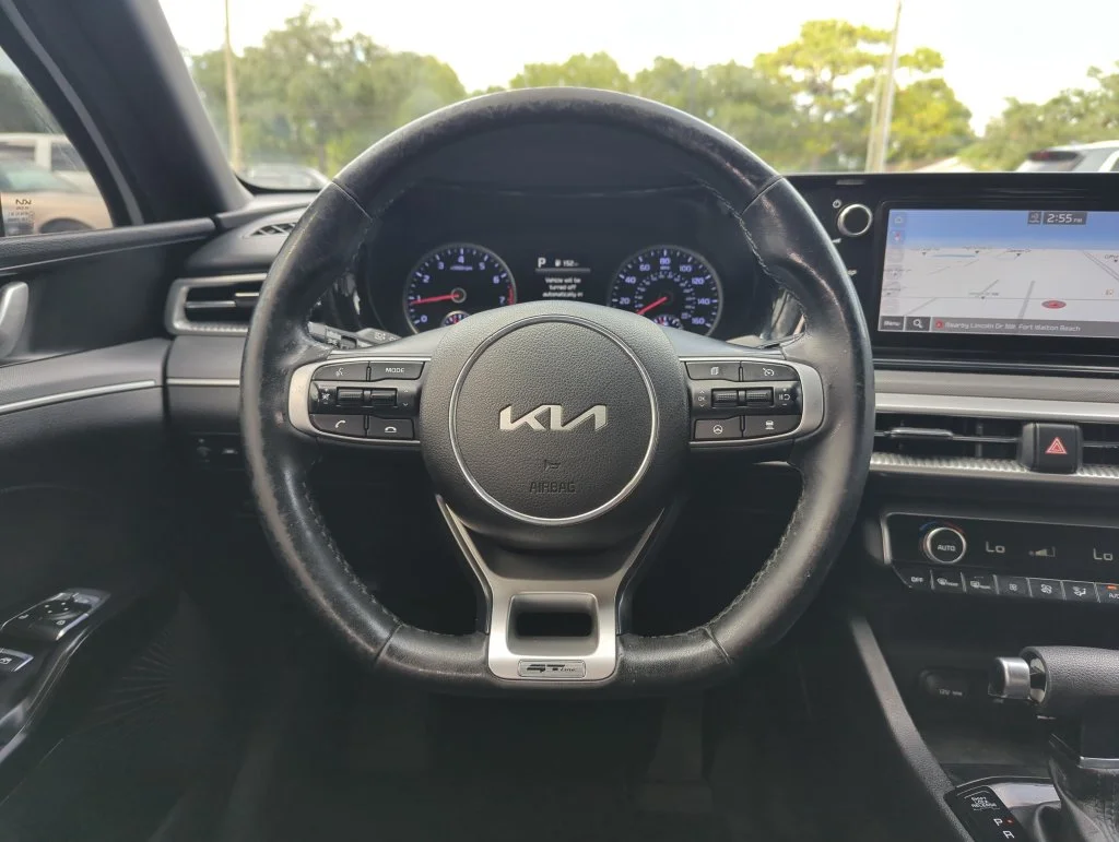 Used 2023 White Kia GT-Line image 17