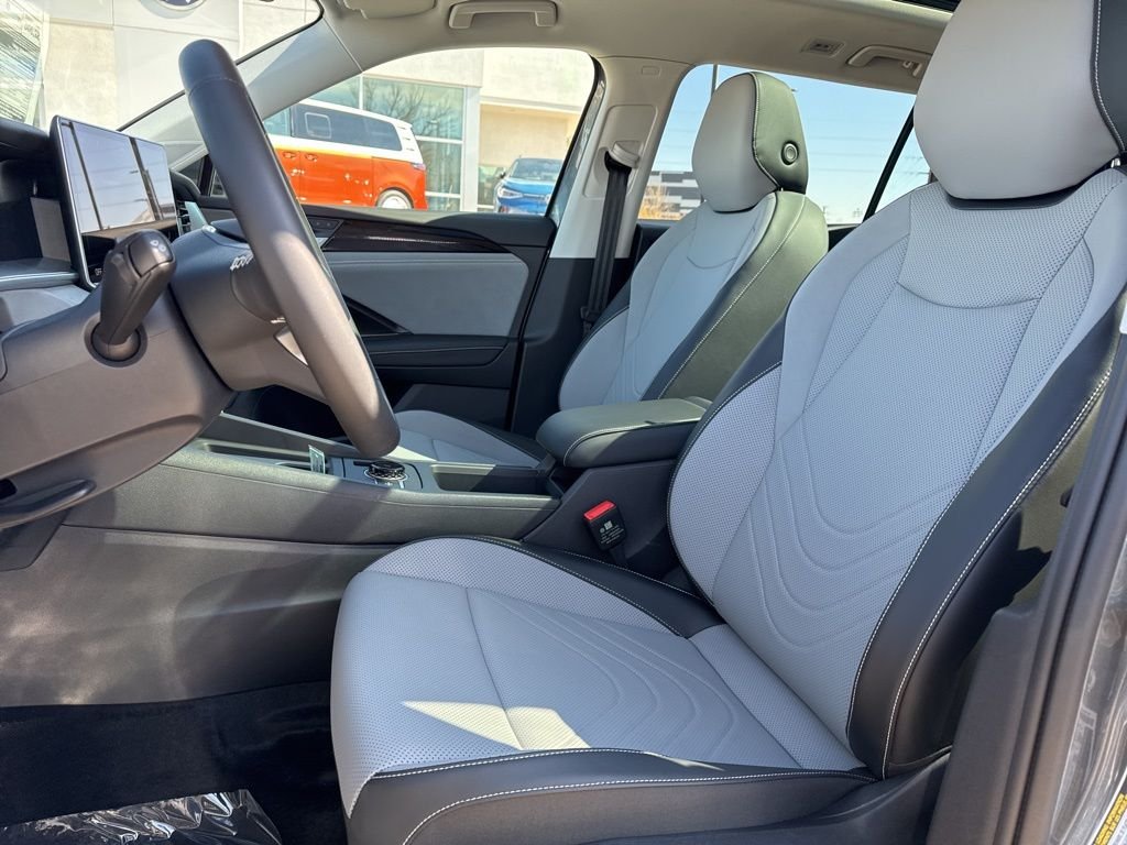 New 2026 Platinum Gray Metallic Volkswagen 2.0T SE image 9