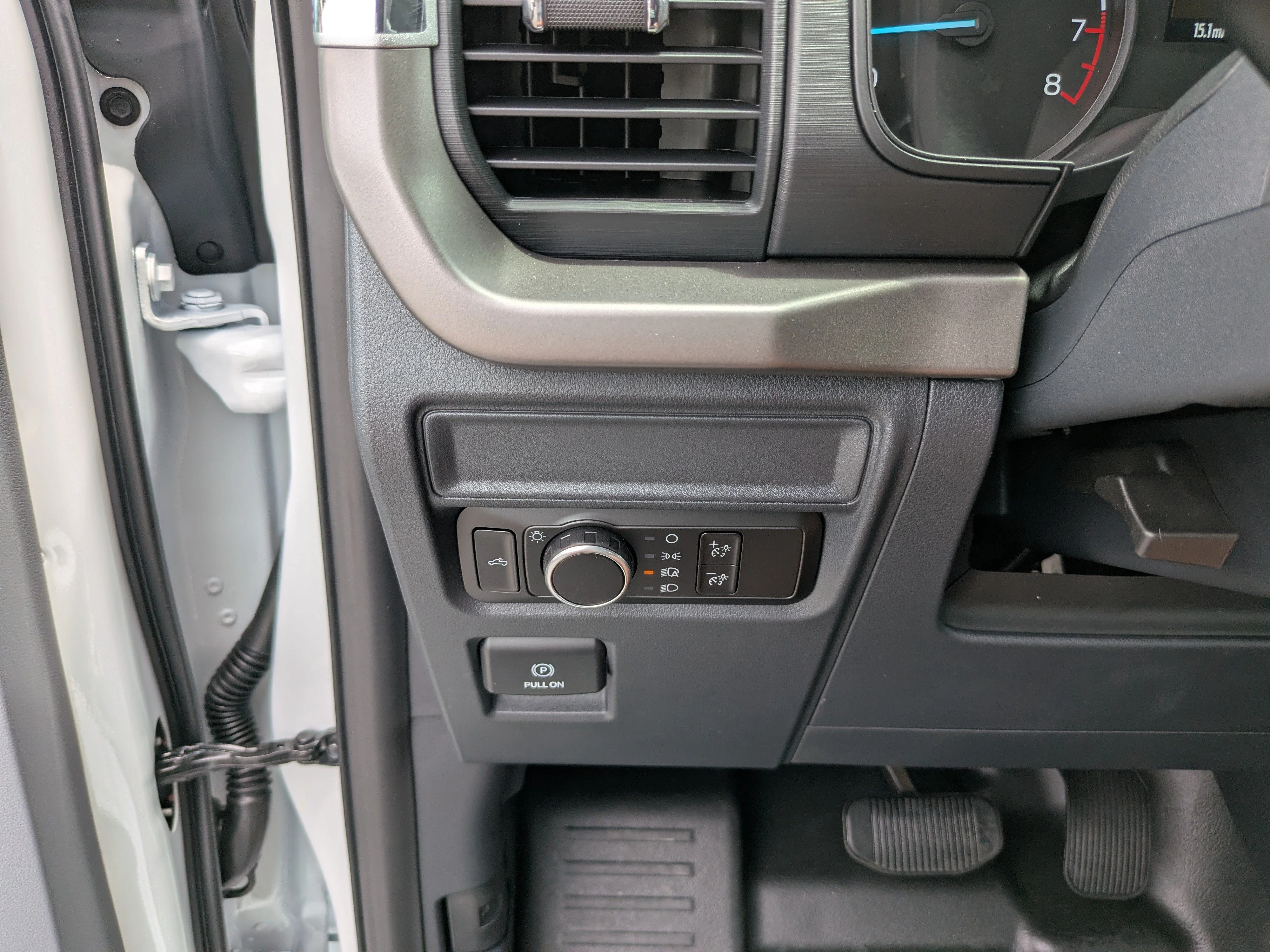 New 2026 Oxford White Ford XL image 25