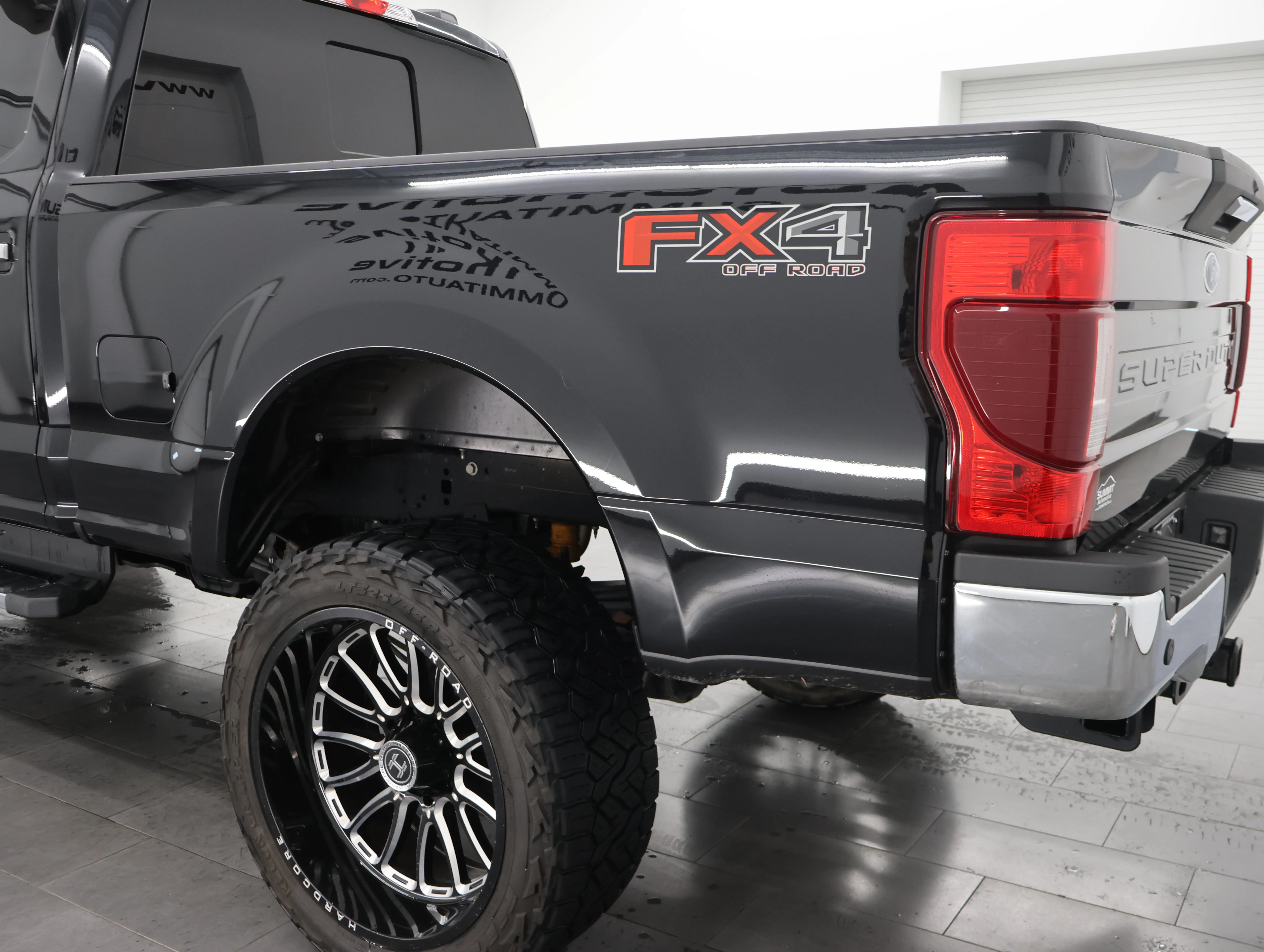 Used 2021 Agate Black Metallic Ford XLT image 30