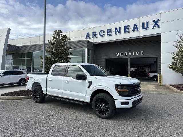 New 2026 Oxford White Ford XLT image 13