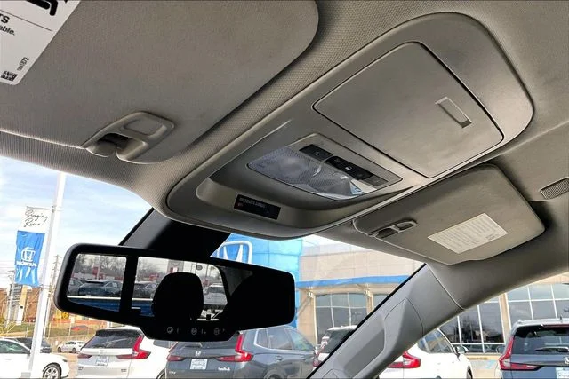 Used 2022 Blue GMC Elevation image 24