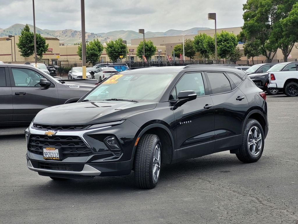 Used 2023 Black Chevrolet LT image 8