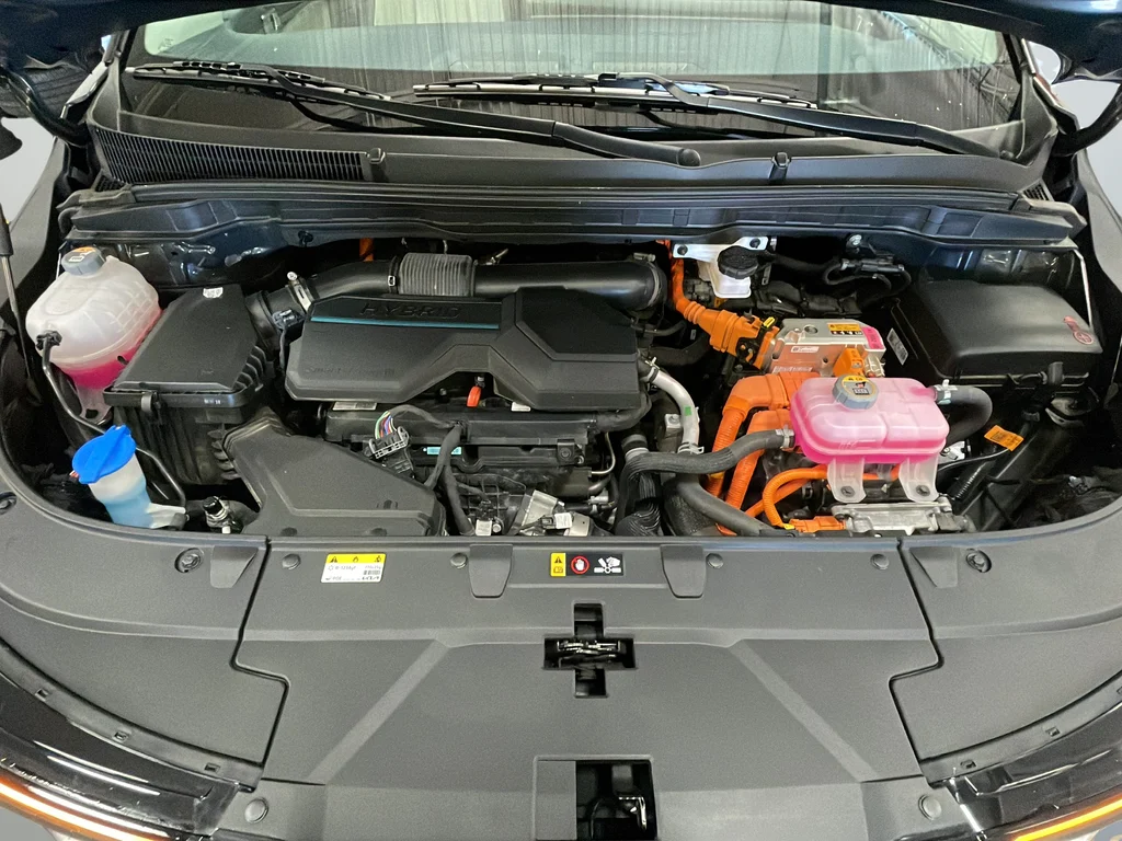 Used 2025 Gray Kia SX image 40