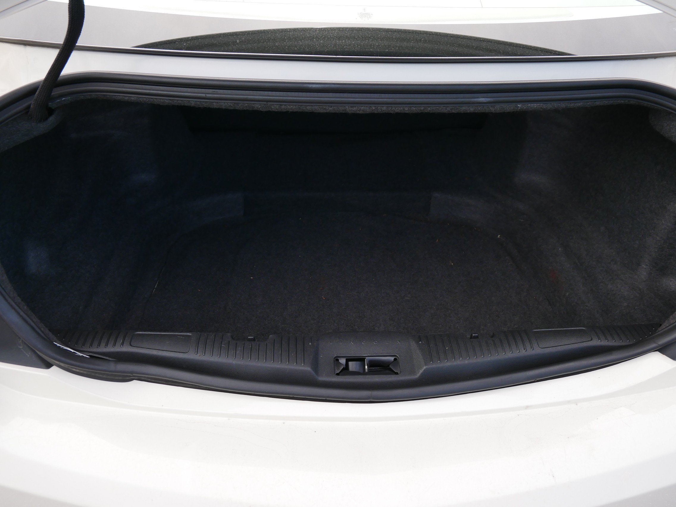 Used 2009 White Lincoln  image 13