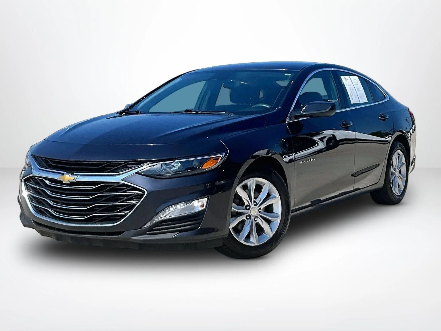 Used 2023 Gray Chevrolet LT image 2