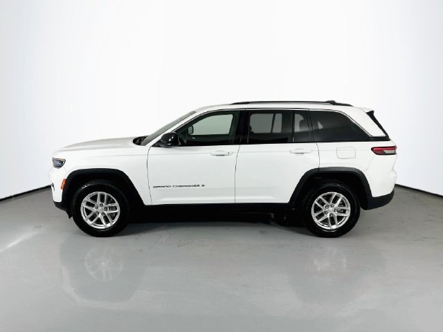 Used 2023 White Jeep Laredo X image 6