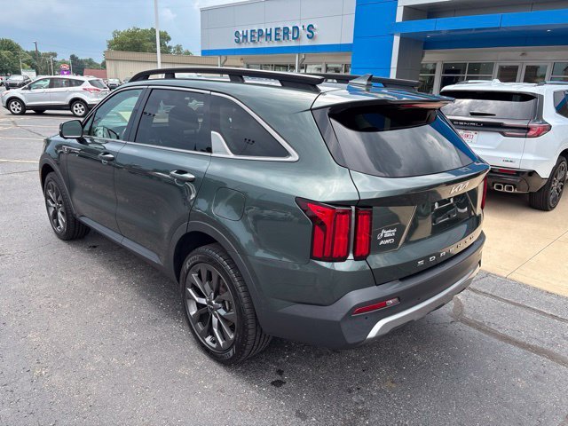 Used 2022 Green Kia X-Line SX Prestige image 5