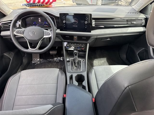 Used 2025 Silver Volkswagen 1.5T SE image 24
