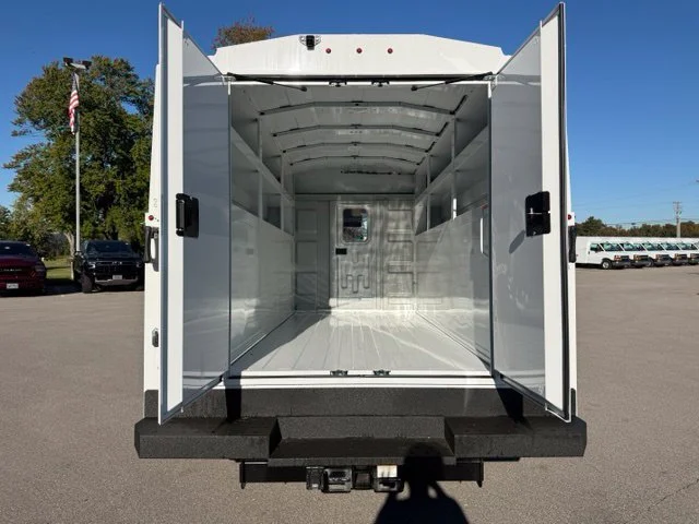 New 2026 Summit White Chevrolet 1WT image 13