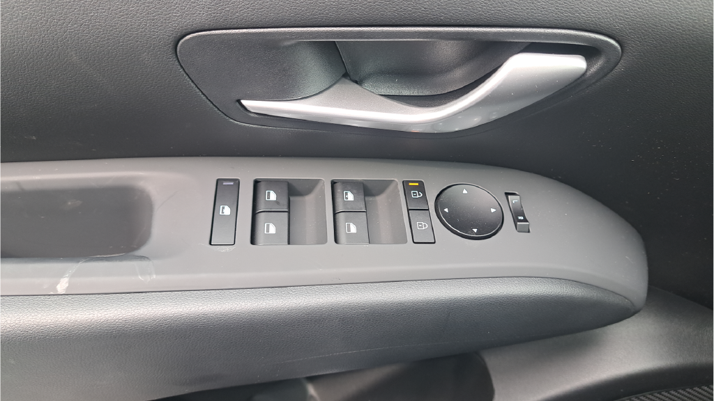 New 2026 White Hyundai SE AWD image 25