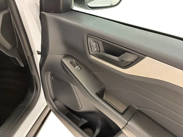 Used 2022 White Ford SE image 15