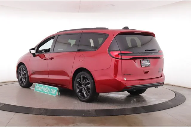 New 2027 Red Hot Pearl-Coat Exterior Paint Chrysler Select image 8