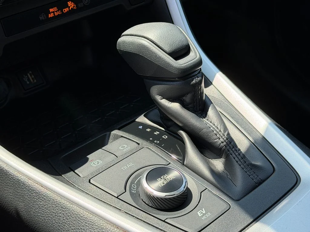 Used 2025 Black Toyota XLE image 30
