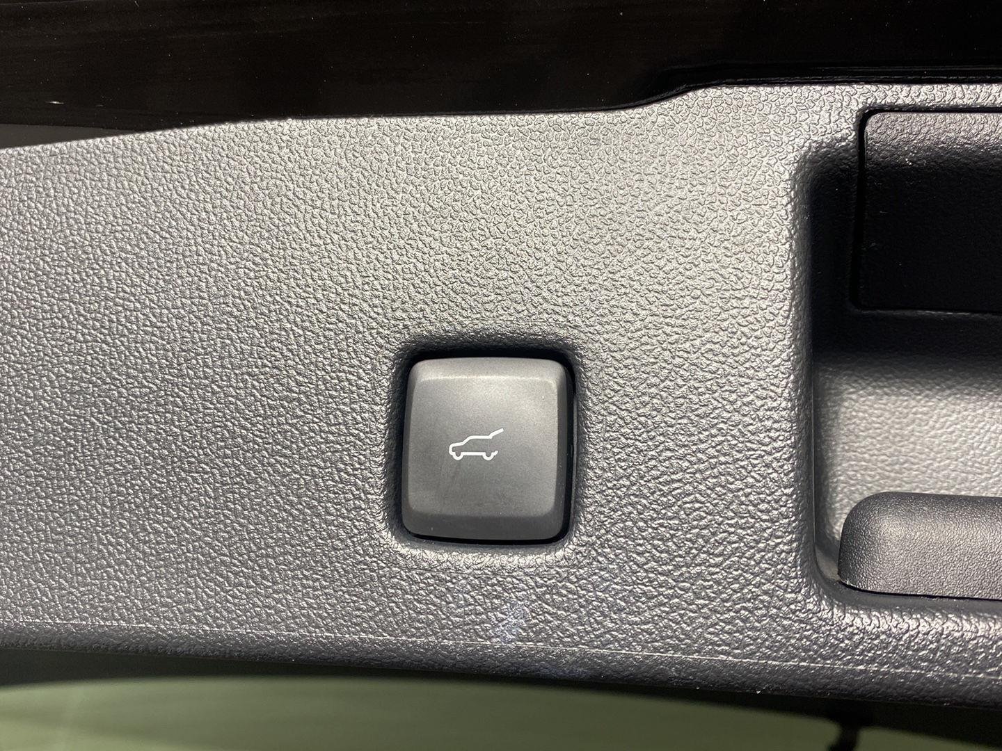 Used 2023 Black Metallic Ford Active image 27