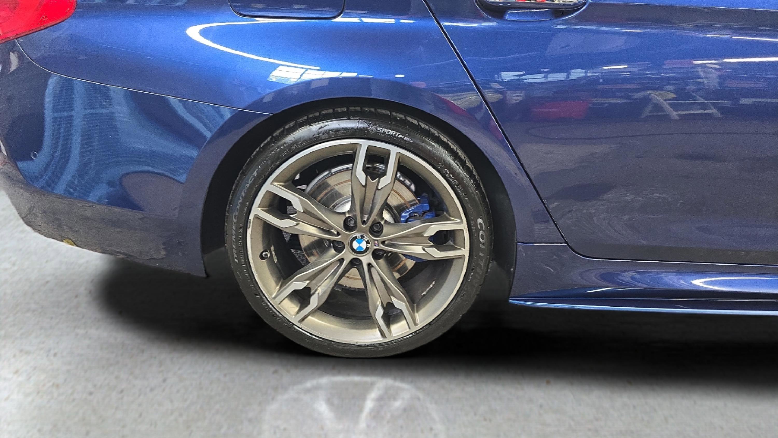Used 2018 Blue BMW M550i xDrive image 31