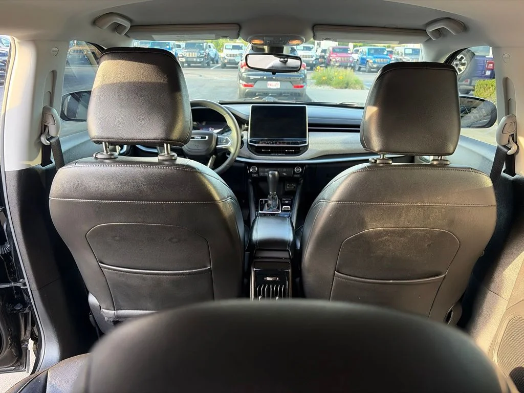 Used 2022 Black Jeep Latitude image 16