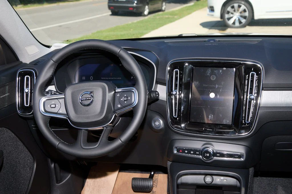 2026 Volvo XC40 Ultra - Photo 24