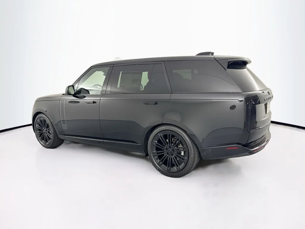 New 2026 Santorini Black Land Rover SE image 7